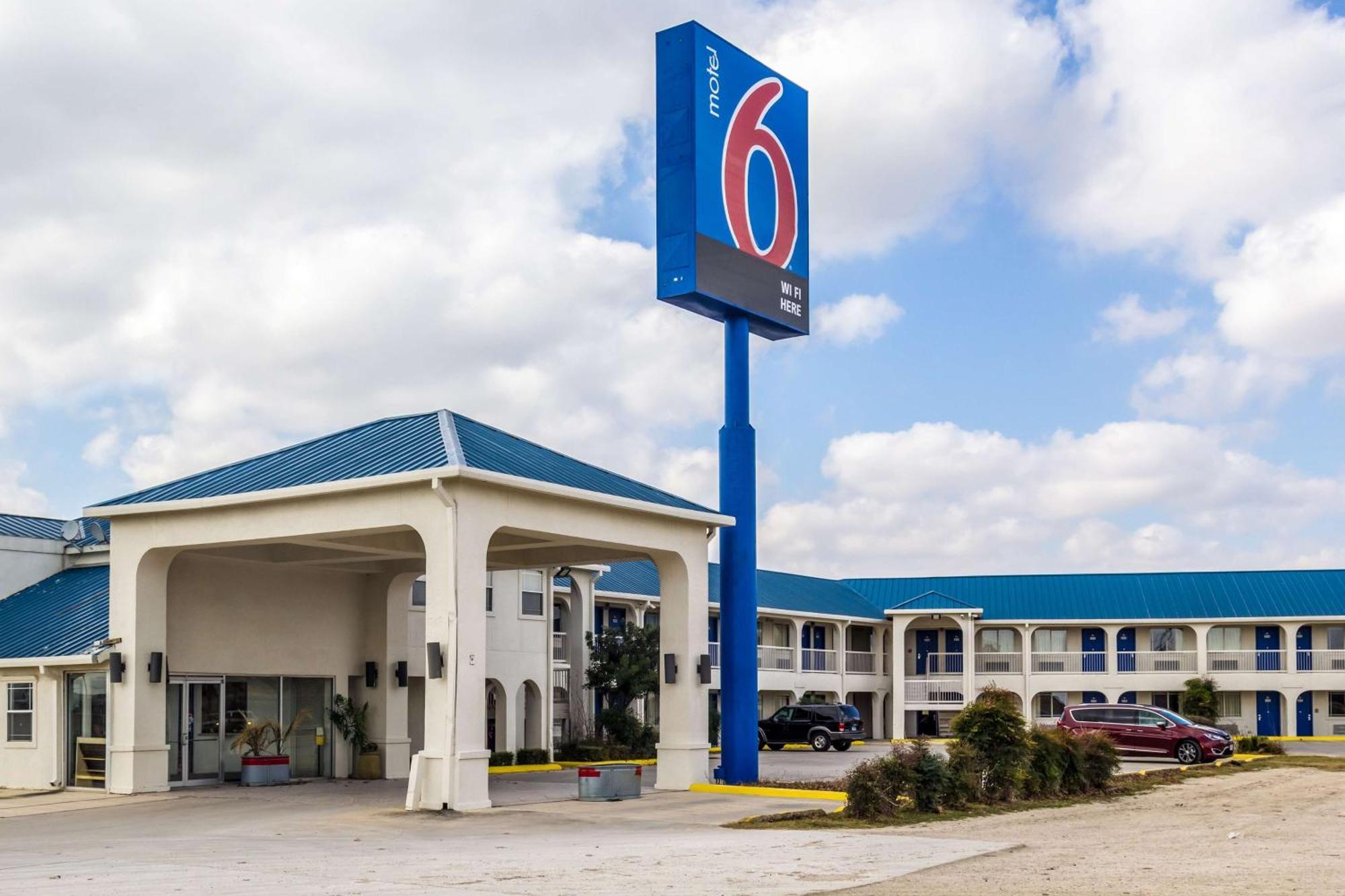 Motel 6 Seguin Tx Екстериор снимка