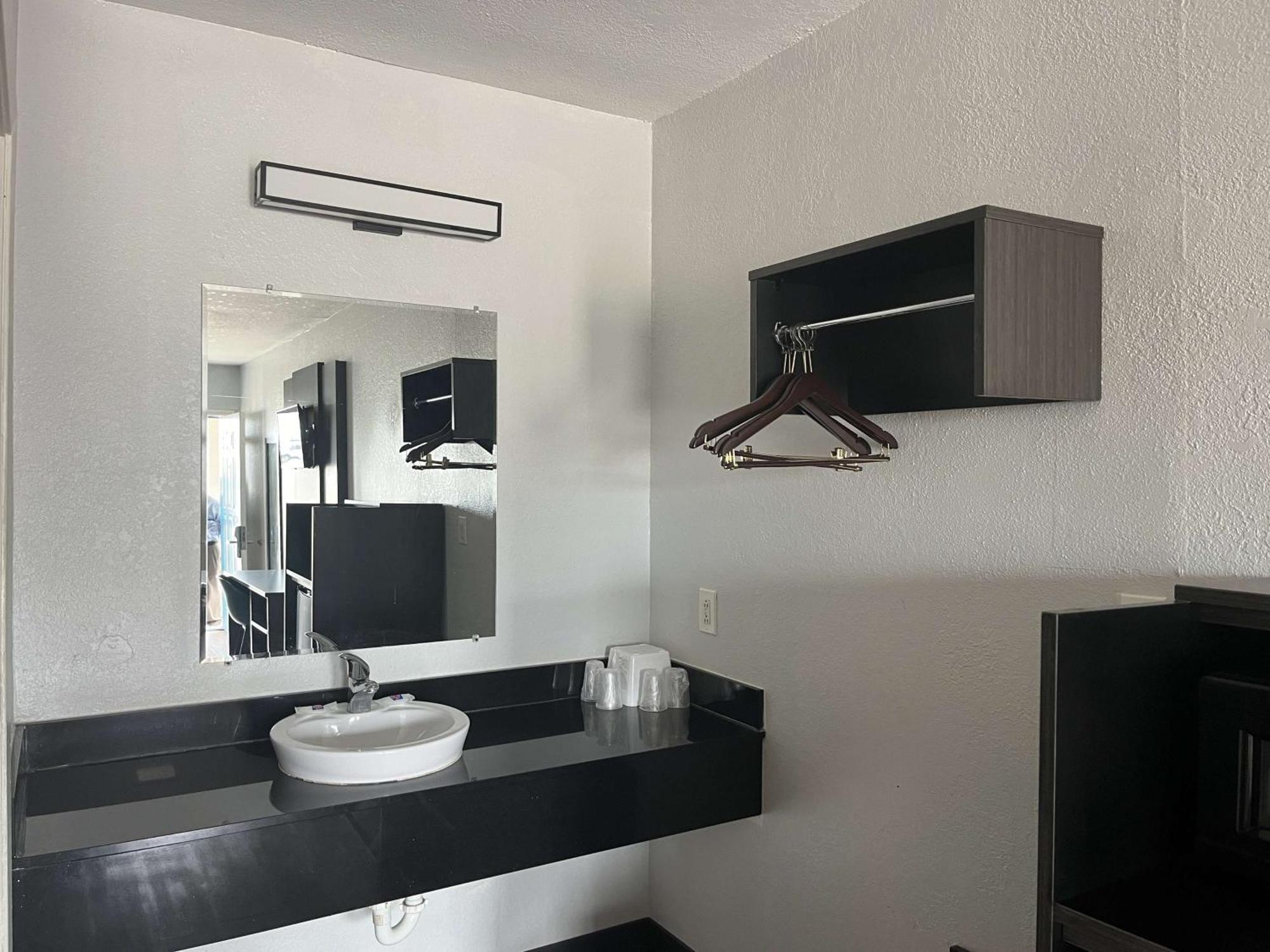 Motel 6 Seguin Tx Екстериор снимка