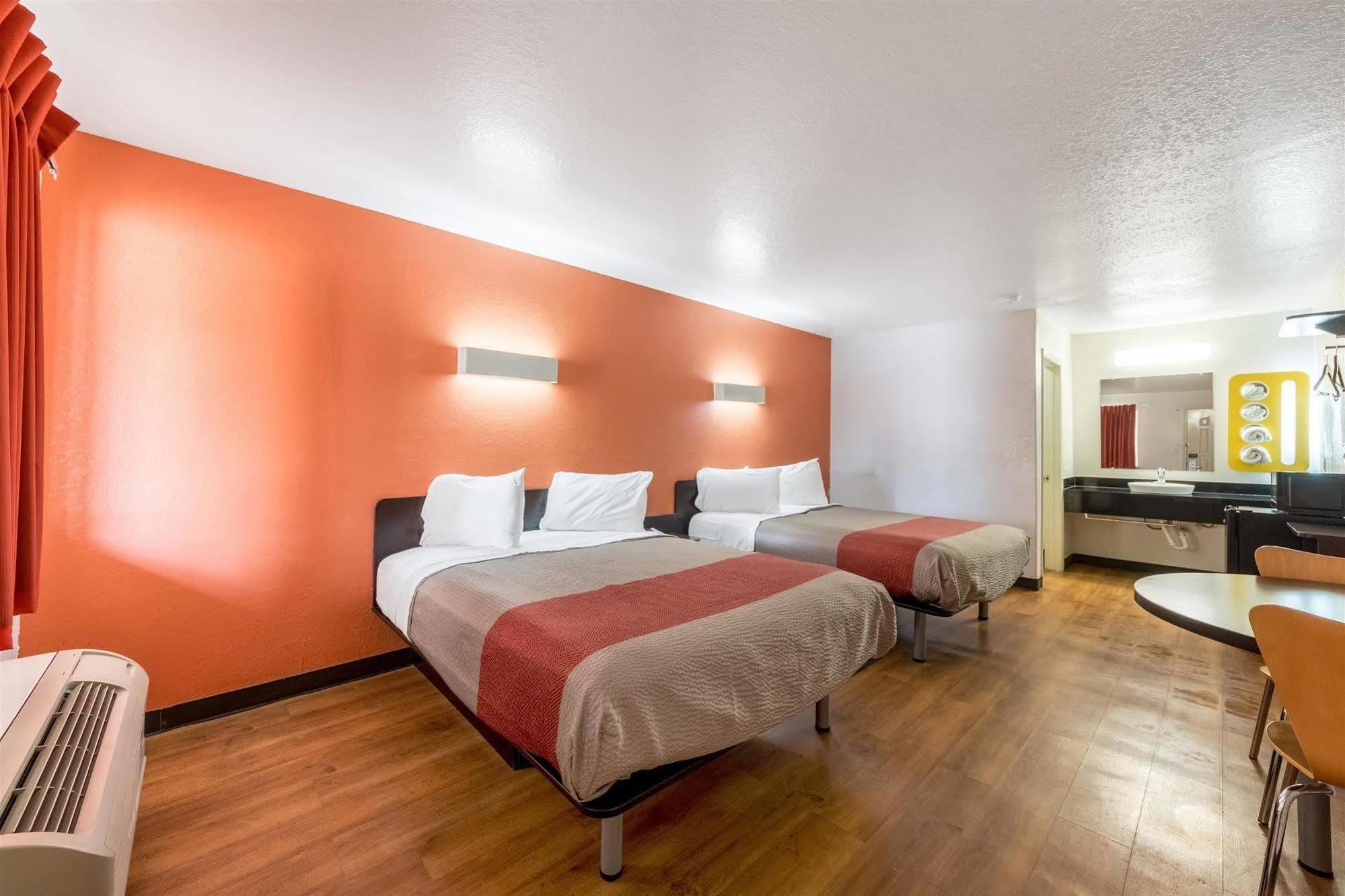Motel 6 Seguin Tx Екстериор снимка