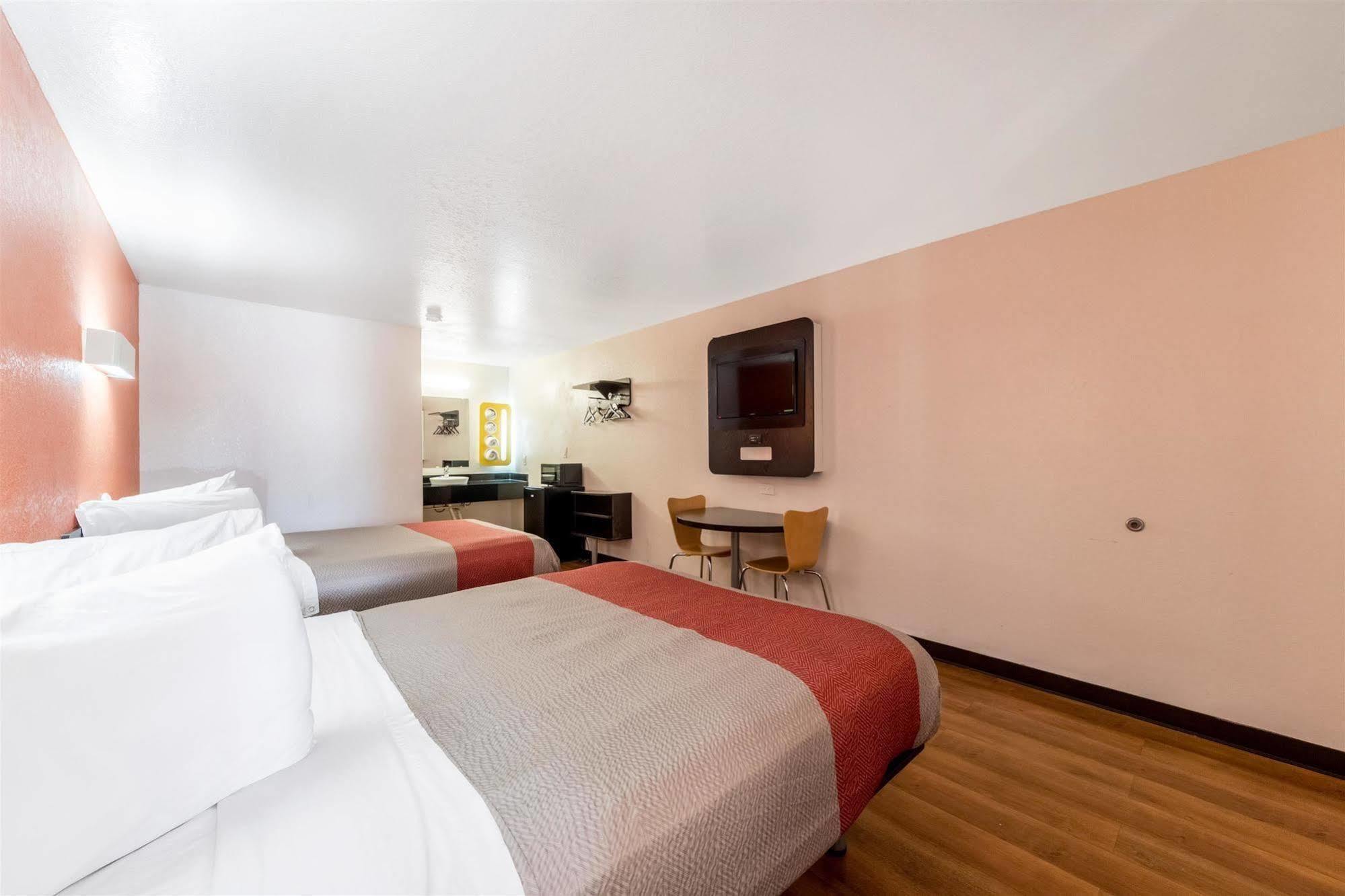 Motel 6 Seguin Tx Екстериор снимка
