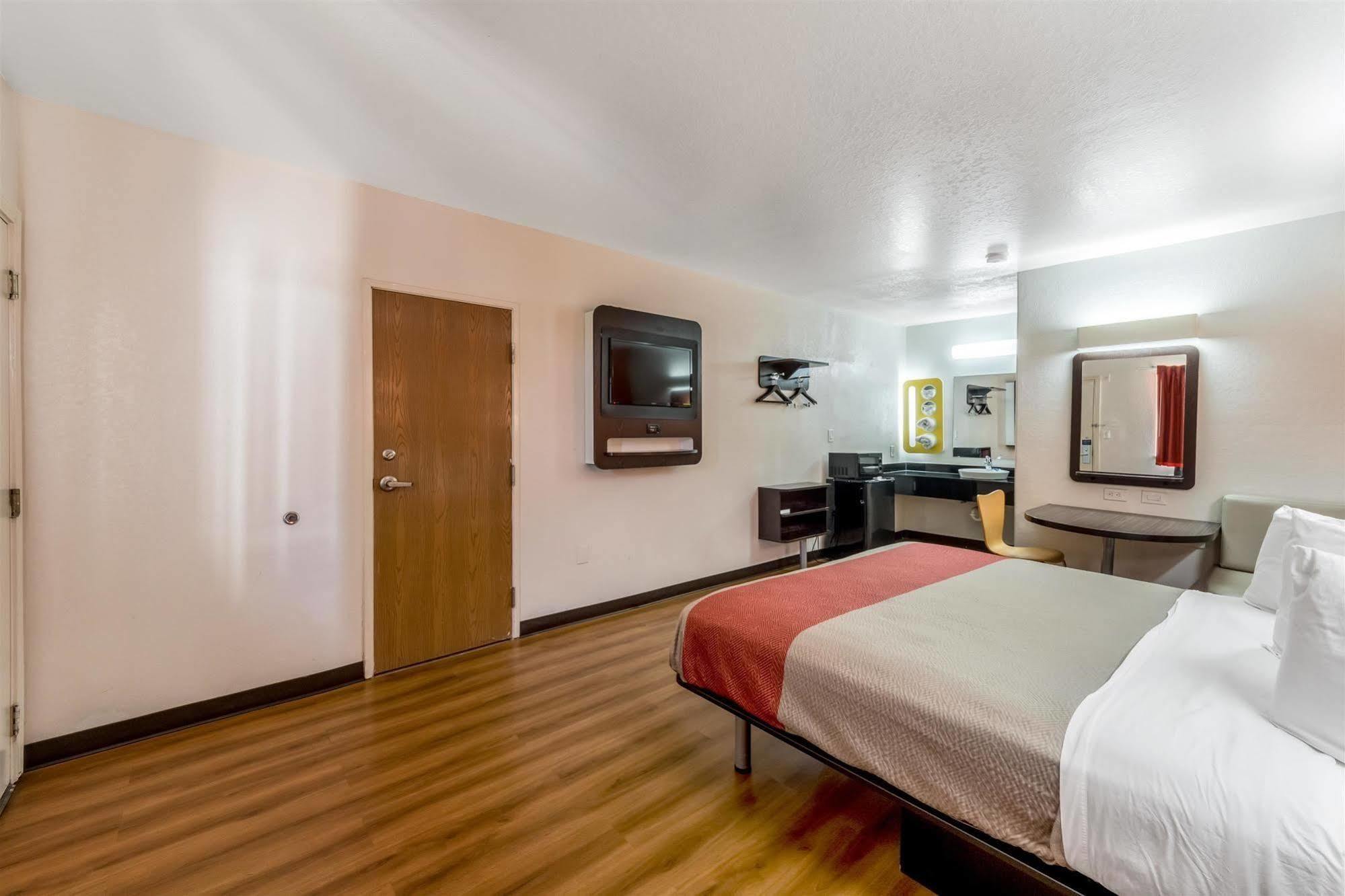 Motel 6 Seguin Tx Екстериор снимка