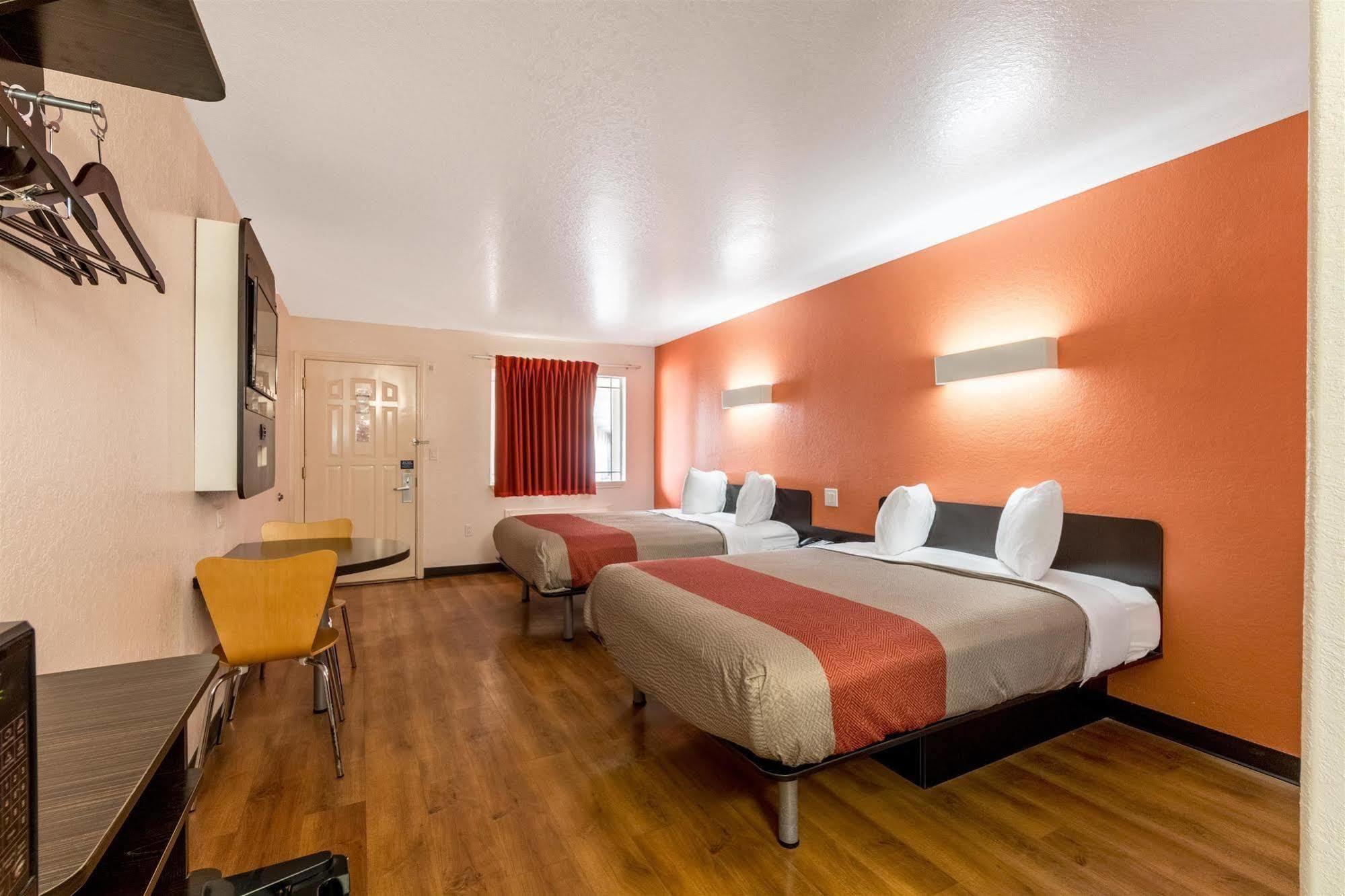 Motel 6 Seguin Tx Екстериор снимка