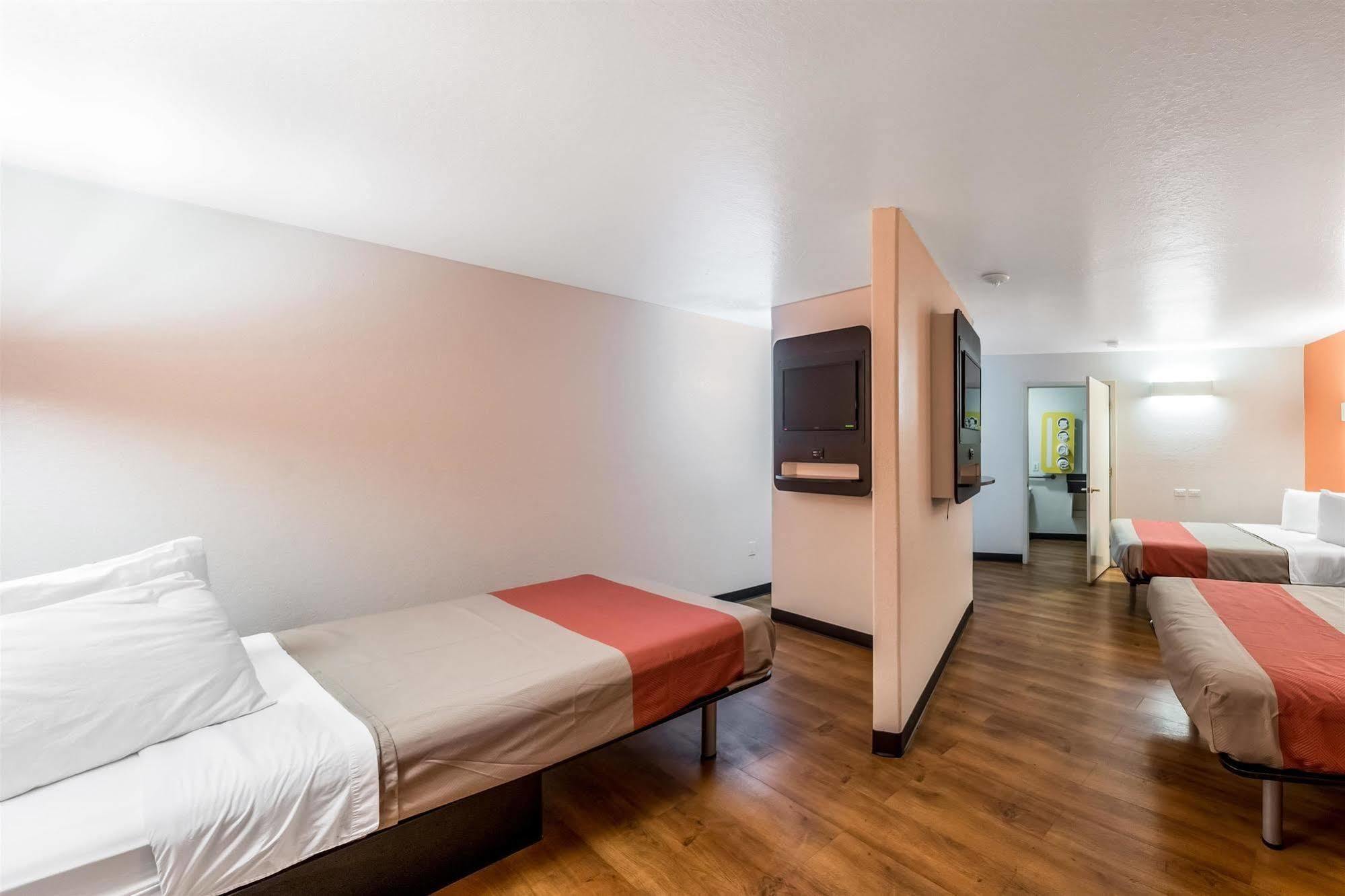 Motel 6 Seguin Tx Екстериор снимка