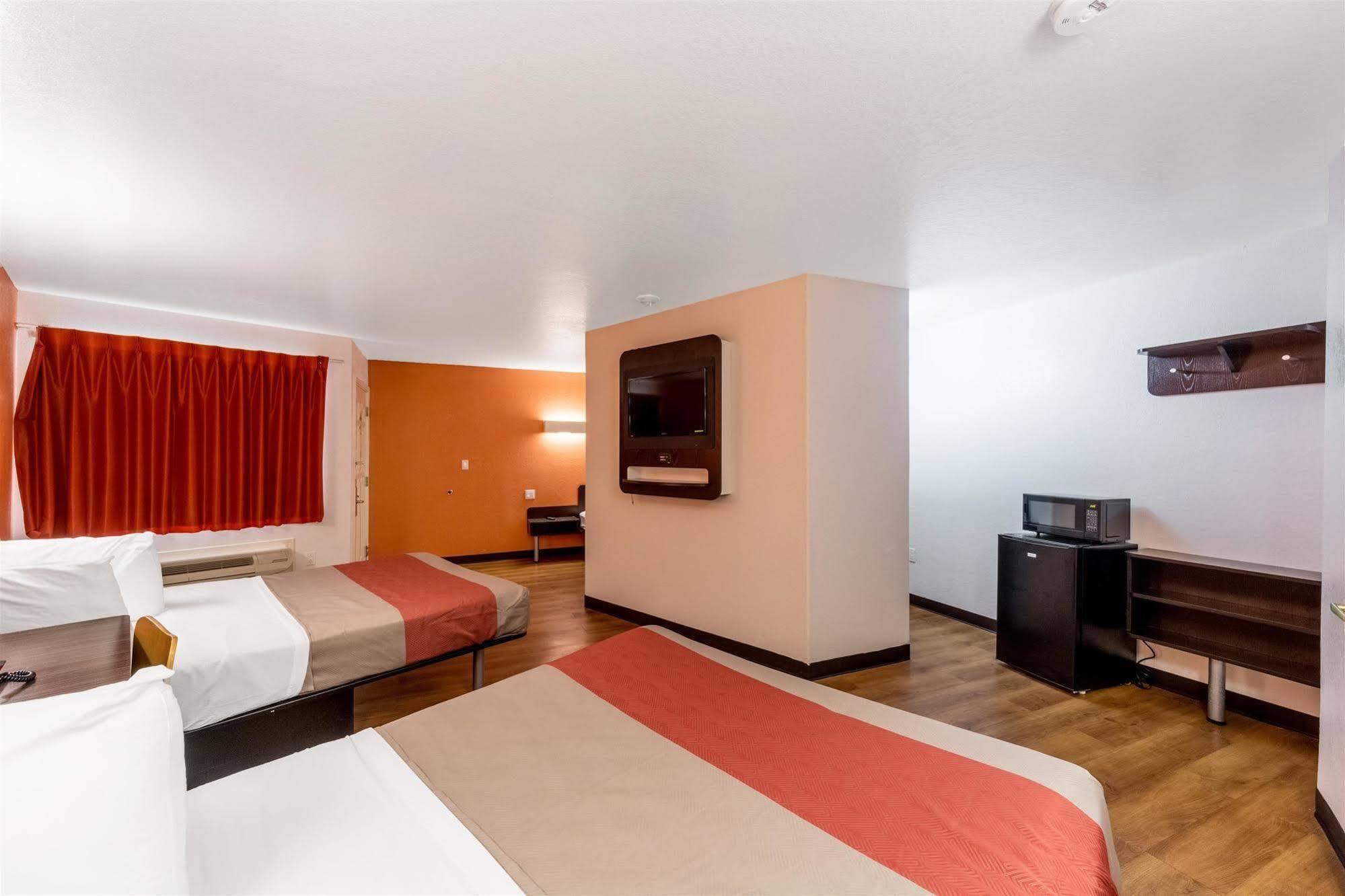 Motel 6 Seguin Tx Екстериор снимка