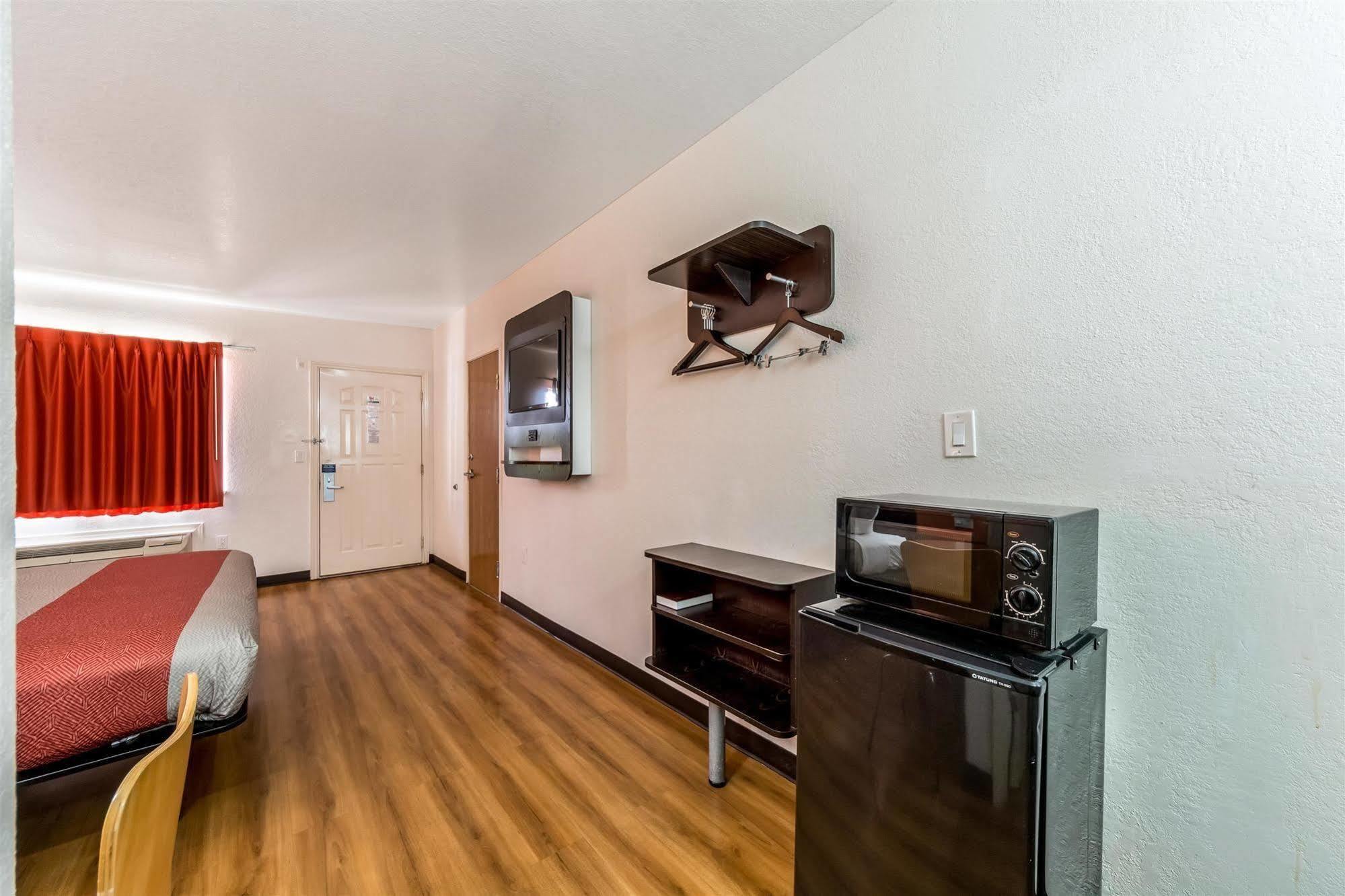 Motel 6 Seguin Tx Екстериор снимка