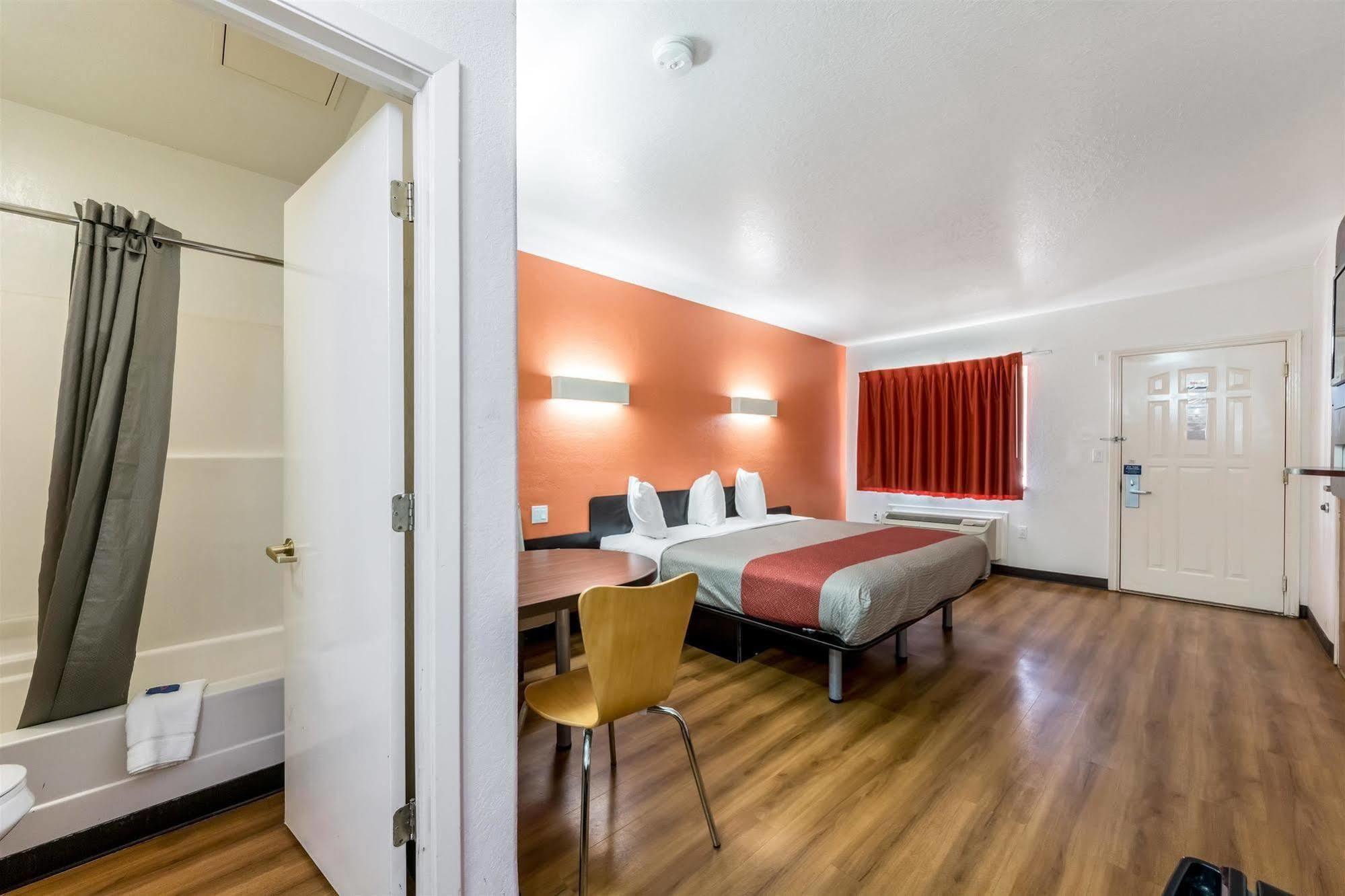 Motel 6 Seguin Tx Екстериор снимка
