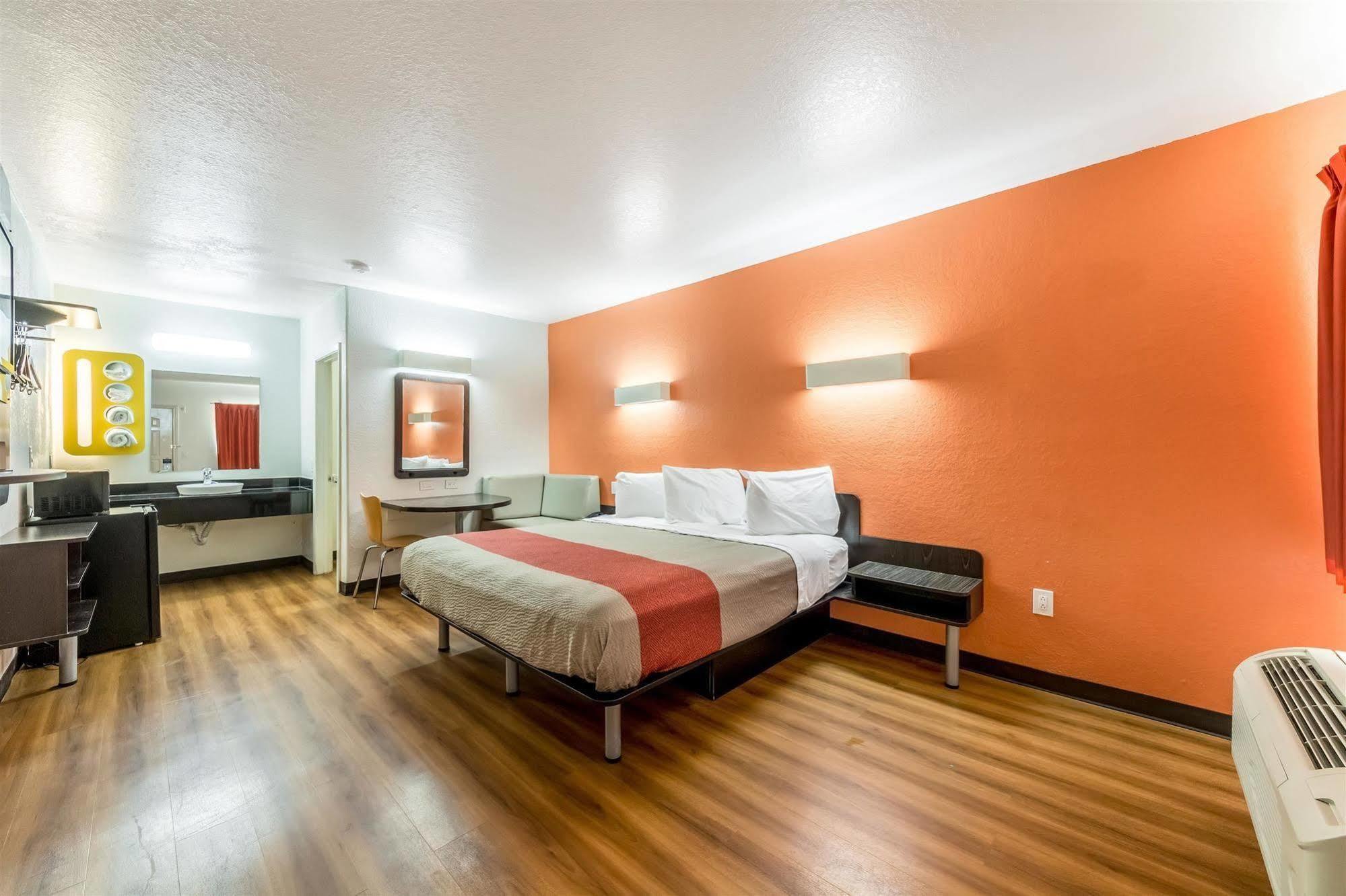 Motel 6 Seguin Tx Екстериор снимка