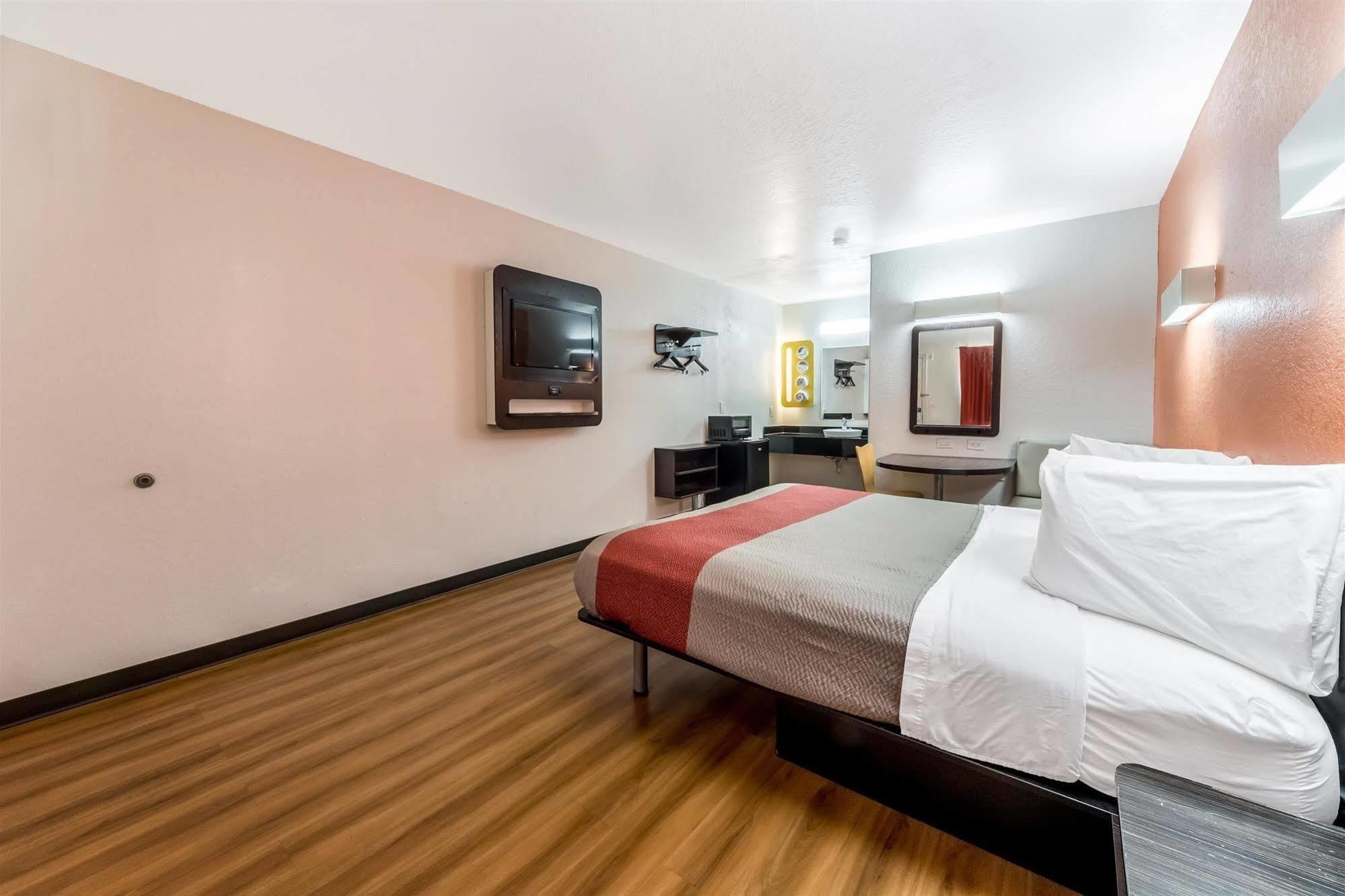 Motel 6 Seguin Tx Екстериор снимка