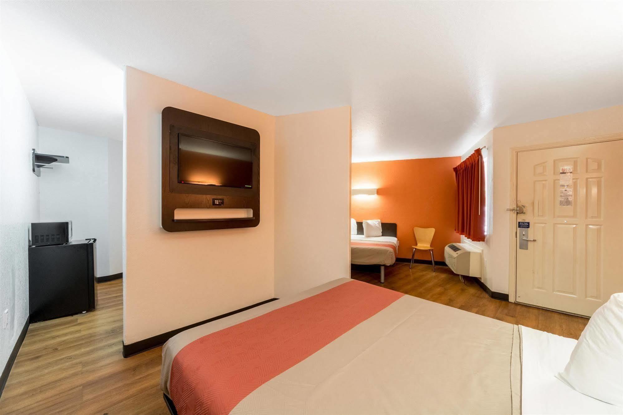Motel 6 Seguin Tx Екстериор снимка