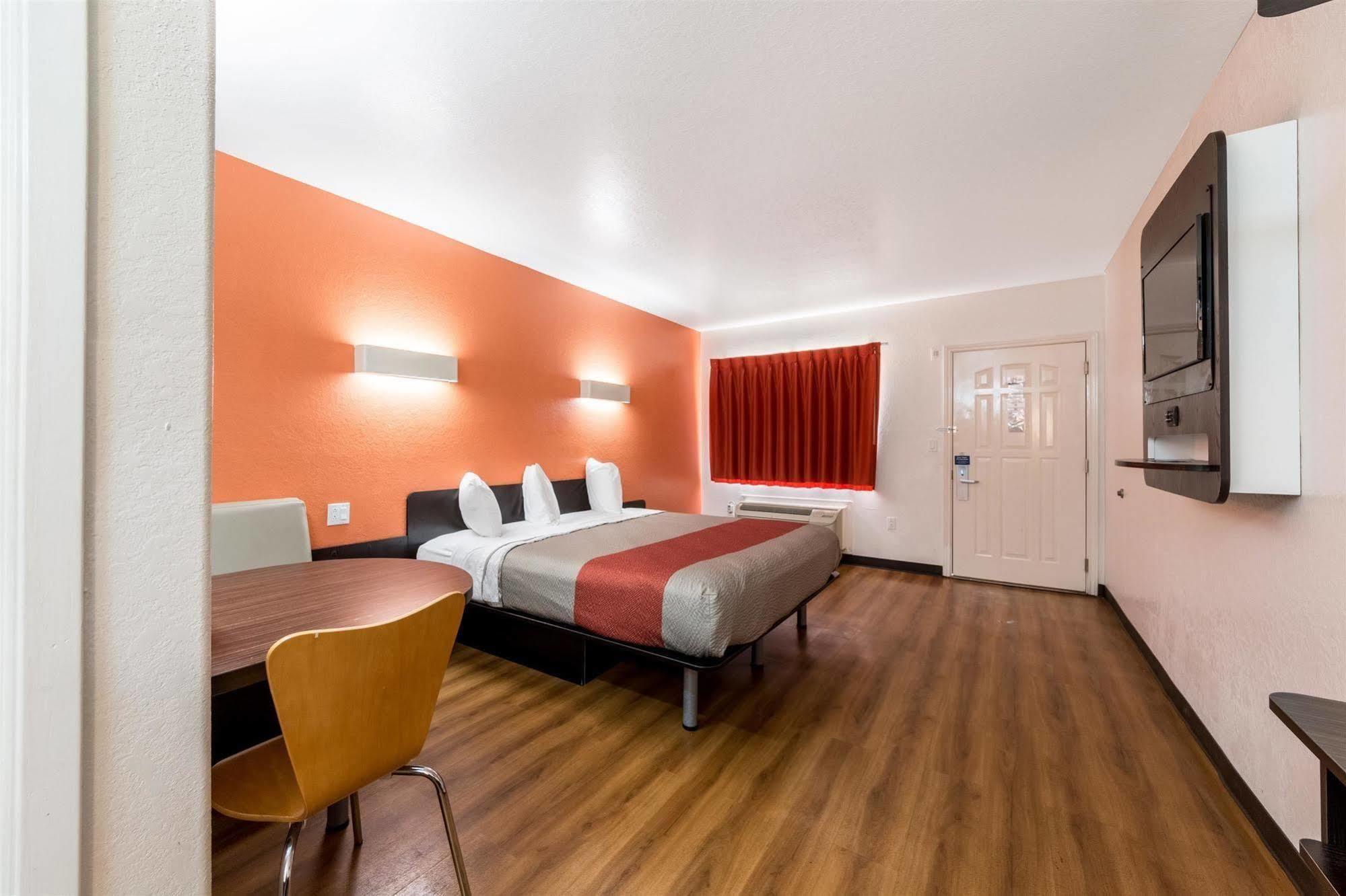 Motel 6 Seguin Tx Екстериор снимка